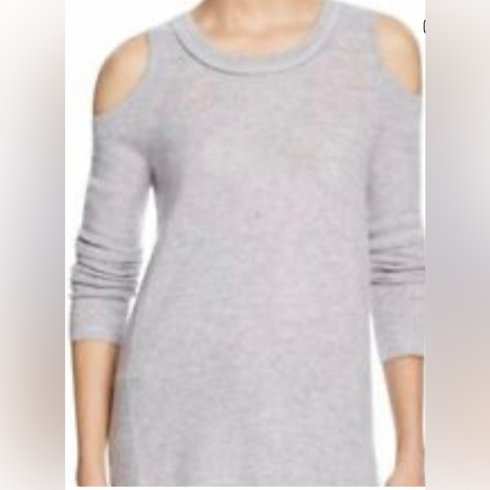 Aqua Light Gray Cold Shoulder Sweater Size Small